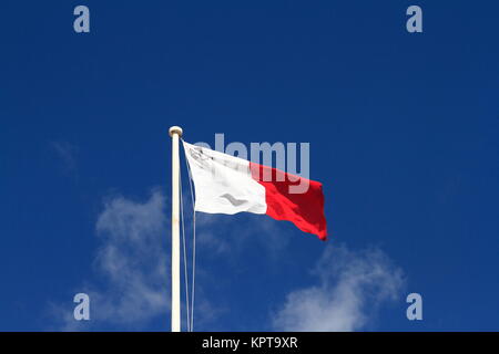 Flagge von Malta auf der Pole Stockfoto