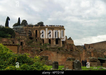 Ansicht des Palatin mit den Palast von Tiberius-Caligula Stockfoto