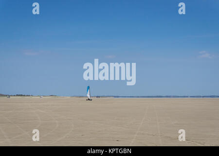 Land Segeln am Strand im Sommer Stockfoto