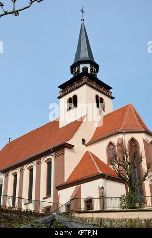 Kirche der Heiligen Dreifaltigkeit in lauterburg im Elsass Stockfoto