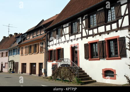 rue de lÃ©glise in lauter Burg im elsass Stockfoto