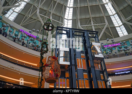 Blick auf Petrosains, die Discovery Center, ein Museum für Wissenschaft und Technologie in Kuala Lumpur, Malaysia Stockfoto