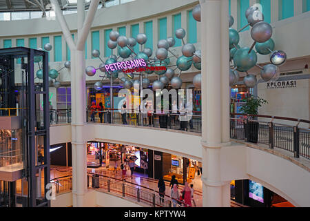 Blick auf Petrosains, die Discovery Center, ein Museum für Wissenschaft und Technologie in Kuala Lumpur, Malaysia Stockfoto