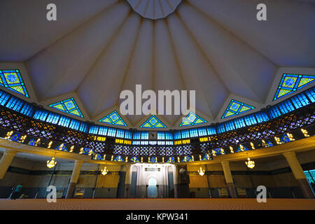 Blick auf die Nationale Moschee von Malaysia (Masjid Negara) in Wilayah My in Kuala Lumpur, Malaysia Stockfoto