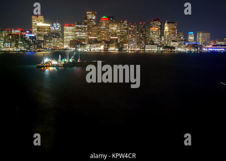 Bunte Boston Skyline bei Nacht Stockfoto