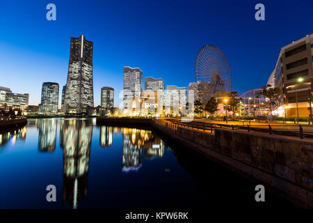 Yokohama in der Nacht Stockfoto
