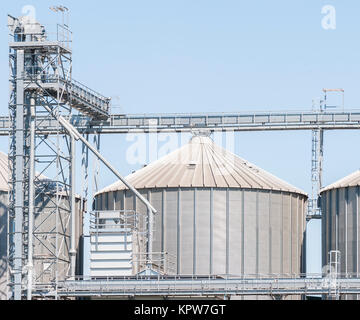 Speicher Getreide, und die Produktion von Biogas Stockfoto