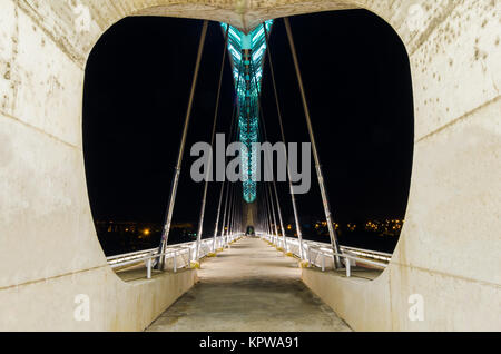 Nacht Blick auf Lusitania Brücke, Merida Stockfoto