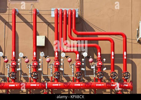 Rohr, rotes Rohr, splinkler Alarm System, rot Wasserpfeife, tanne Alarm System Stockfoto