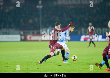 Turin, Italien. 16 Dez, 2017. Während der Serie ein Fußballspiel zwischen Torino FC und SSC Napoli im Stadio Olimpico Grande Torino am 16. Dezember 2017 in Turin, Italien. Credit: Antonio Polia/Alamy leben Nachrichten Stockfoto