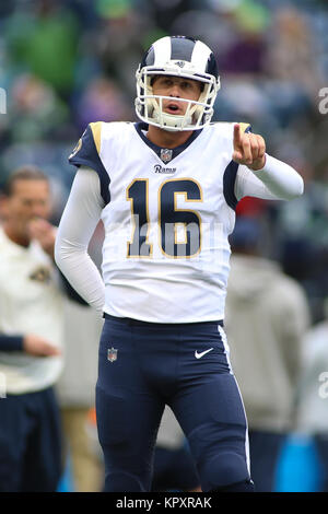 Seattle, WA, USA. 17 Dez, 2017. Los Angeles Rams Quarterback Jared Goff (16) vor einem Spiel zwischen den Los Angeles Rams und Seattle Seahawks an CenturyLink Feld in Seattle, WA. Sean Brown/CSM/Alamy leben Nachrichten Stockfoto