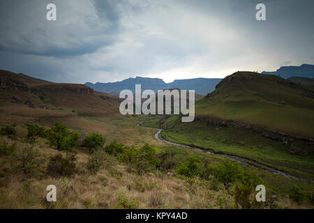 Ein Blick auf die Bushman River in Giant's Castle finden, Kwa-Zulu Natal, Südafrika. Stockfoto