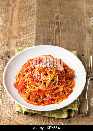 Rustikalen italienischen Bucatini amatriciana Stockfoto