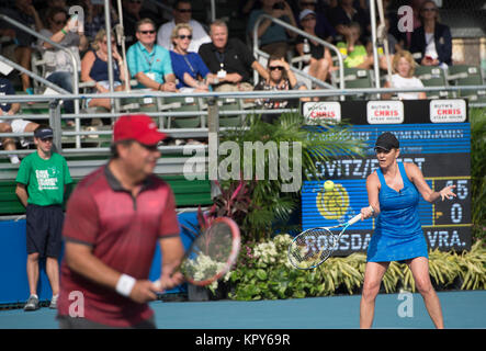 DELRAY Beach, FL - 23. NOVEMBER: Chris Evert beteiligt sich an der 25. jährlichen Chris Evert/Raymond James Pro-Celebrity Tennis Classic in Delray Beach Tennis Center am 23. November 2014 in Delray Beach, Florida Personen: Chris Evert Stockfoto