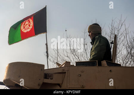 Der 10 Special Operations Kandak unterstützt mit gepanzerten Fahrzeugen aus dem 20 nationale afghanische Armee Division, der afghanischen nationalen Polizei und die afghanische Polizei eine Reihe von fokussierten offensive Operation in der Provinz Kunduz am 10.12.2017, abgeschlossen. (U.S. Air Force Stockfoto