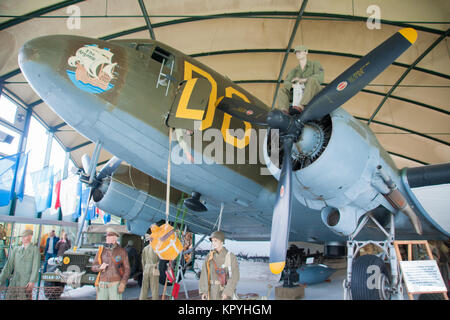 Die C-47 Skytrain an das Airborne Museum in Sainte-Mere-Eglise, Normandie, ist ein Veteran des D-Day vom 6. Juni 1944 Stockfoto