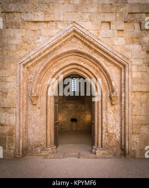 Hallenbad in Castel del Monte, mittelalterliche Festung in Apulien, Süditalien. Stockfoto