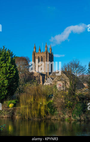 Hereford Kathedrale am Ufer des Flusses Wye Hereford UK 2017 Stockfoto