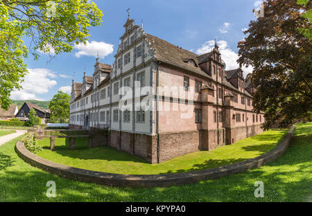 Bevern Schloss ist eines der renommiertesten späten Renaissance Gebäude im Tal der Weser. Stockfoto