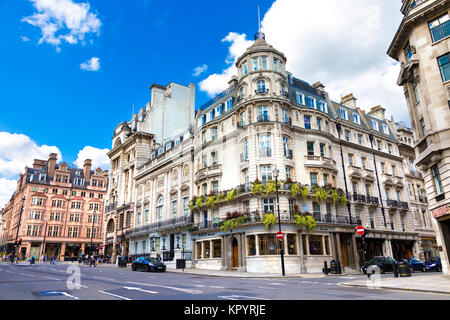 Im frühen 20. Jahrhundert alten Stil Mehrfamilienhaus in Mayfair/Piccadilly von William Woodward (36 St. James's Street, London, UK) Stockfoto