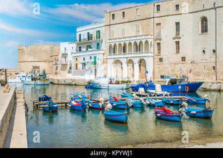 Alten Hafen in Monopoli, Provinz Bari, Apulien (Puglia), Süditalien. Stockfoto