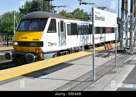 Abellio East Anglia als größere Anglia Franchise Betrieb East Anglia Norwich Liverpool Street Schnellzug durch Shenfield station Stockfoto