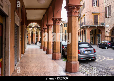 Arkaden in der italienischen Stadt Modena Stockfoto