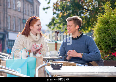 Eine Pause vom Einkaufen Stockfoto