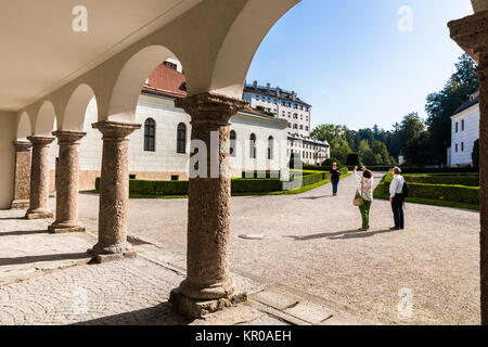 (Schloss Ambras Schloss Ambras), ein Renaissance Schloss und Palast in den Hügeln oberhalb von Innsbruck, Österreich Stockfoto