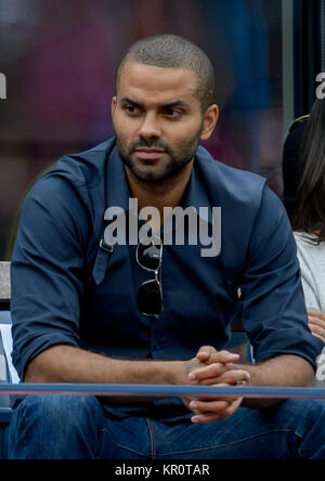 FLUSHING NY-SEPTEMBER 08: Tony Parker, an der Mens Singles Finale Tag 15 der 2014 US Open am USTA Billie Jean King National Tennis Center am 8. September 2014 in der Nähe der Queens Borough von New York City People: Tony Parker Stockfoto