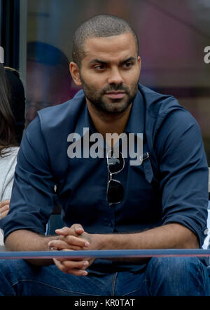 FLUSHING NY-SEPTEMBER 08: Tony Parker, an der Mens Singles Finale Tag 15 der 2014 US Open am USTA Billie Jean King National Tennis Center am 8. September 2014 in der Nähe der Queens Borough von New York City People: Tony Parker Stockfoto