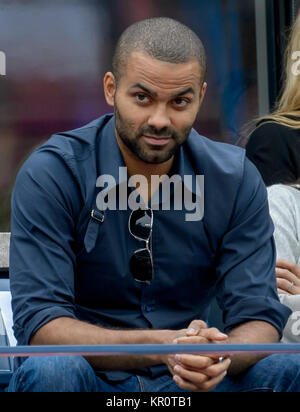 FLUSHING NY-SEPTEMBER 08: Tony Parker, an der Mens Singles Finale Tag 15 der 2014 US Open am USTA Billie Jean King National Tennis Center am 8. September 2014 in der Nähe der Queens Borough von New York City People: Tony Parker Stockfoto