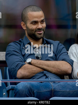 FLUSHING NY-SEPTEMBER 08: Tony Parker, an der Mens Singles Finale Tag 15 der 2014 US Open am USTA Billie Jean King National Tennis Center am 8. September 2014 in der Nähe der Queens Borough von New York City People: Tony Parker Stockfoto