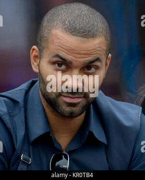 FLUSHING NY-SEPTEMBER 08: Tony Parker, an der Mens Singles Finale Tag 15 der 2014 US Open am USTA Billie Jean King National Tennis Center am 8. September 2014 in der Nähe der Queens Borough von New York City People: Tony Parker Stockfoto