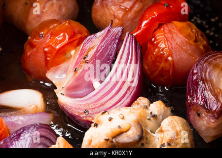 Spieße mit Essen aus der Nähe Stockfoto