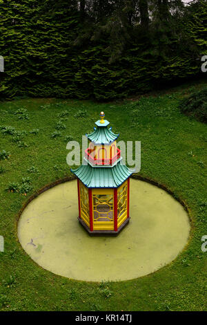 Chinesische Pagode, Mount Congreve Gärten, Waterford, Irland, Garten, Hütte, Haus, Mittelstück, bunt, farbenfroh, RM floral Stockfoto