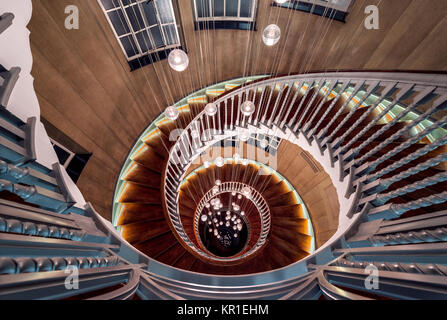 Brewer Treppe innerhalb der Heilen Kaufhaus an der Tottenham Court Road, London Stockfoto