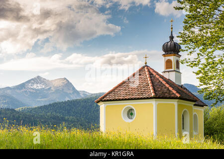 Kapelle in den Alpen von Bayern Stockfoto