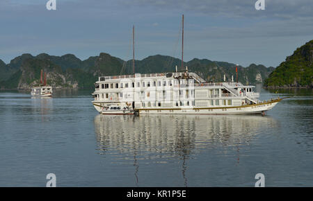 Dschunken, Halong Bay, Vietnam, Dschunken, Halong-Bucht Stockfoto