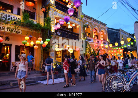 Touristen, Nguyen Thai Hoc, Hoi An, Vietnam, Touristen, Hoi An Stockfoto