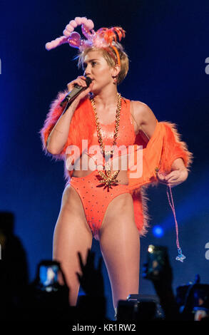 SYDNEY, AUSTRALIEN - 17. Oktober: Miley Cyrus führt Ihr Bangerz Tour live at Allphones Arena am 17. Oktober in Sydney, Australien 2014. Personen: Miley Cyrus Getriebe Ref: AU 44 Stockfoto