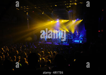 FORT LAUDERDALE FL - 6. JULI: Jim Loughlin, Chuck Garvey, Rob Derhak, Vinnie Amico, Al Schnier von Moe führt an der Revolution am 6. Juli 2014 in Fort Lauderdale, Florida. Personen: Jim Loughlin, Chuck Garvey, Rob Derhak, Vinnie Amico, Al Schnier Stockfoto