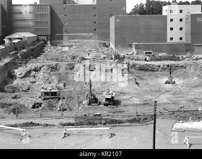 Labor Ergänzungen E und D im Bau Roybal Campus, Clifton Road, im Jahre 1964 (nach Nordosten), 1964. Labs fügte vier Jahre nach CDC-Zentrale in Clifton Road, Atlanta, Georgia verlegt wurde. Mit freundlicher CDC. Stockfoto