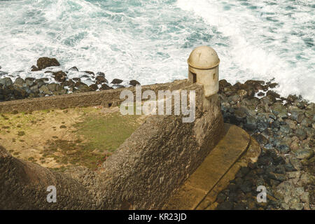 Setry Box mit Blick auf Atlantik auf El Morro Festung, San Juan, Puerto Rico Stockfoto