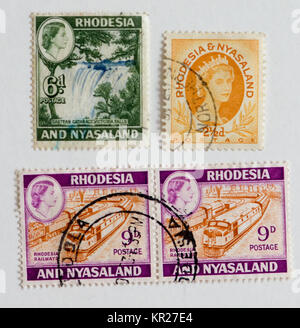 Britische Briefmarken aus den ehemaligen Kolonien Rhodesien und Nyassaland Stockfoto