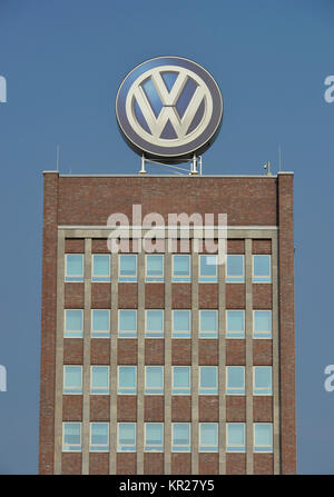 VW-administrativen hohe Aufstieg, Beförderung, Wolfsburg, Niedersachsen, Deutschland, VW-Verwaltungshochhaus, Volkswagenwerk, Niedersachsen, Deutschl Stockfoto