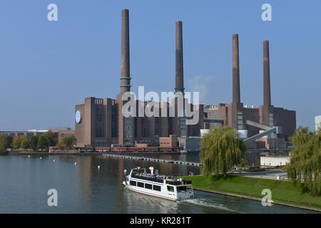 Heizleistung die Nord/Süd, Beförderung, Wolfsburg, Niedersachsen, Deutschland, Heizkraftwerk Nord/Süd, Volkswagenwerk, Niedersachsen, Stockfoto