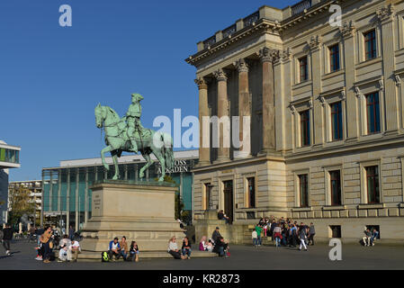 Reiterstandbild Herzog Karl Wilhelm Ferdinand, Residenz Schloss, Schlossplatz, Braunschweig, Niedersachsen, Deutschland, Reiterstandbild Herzog Karl Wilhel Stockfoto