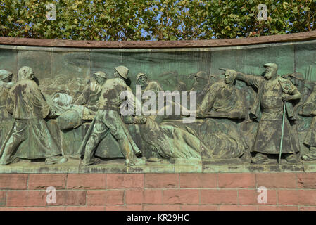 Tiegel Regenguß Monument, Thyssen Krupp Avenue, Essen, Nordrhein-Westfalen, Deutschland, Tiegelgussdenkmal, ThyssenKrupp Allee, Essen, Nordrhein-Wes Stockfoto