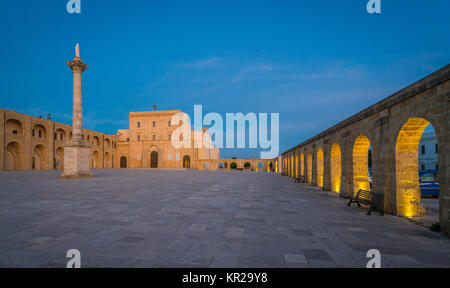 Santa Maria di Leuca Heiligtum bei Sonnenuntergang, Provinz Lecce, Apulien, Italien. Stockfoto